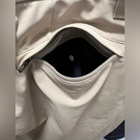 33. Lululemon Commission Classic-Fit Short 7” Warpstreme Khaki Outdoor - Picture 7 of 16